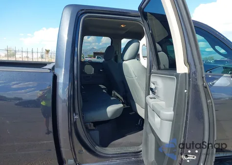 2018 Ram 1500 Slt 4X2 6'4 Box z USA, uszkodzony, nr VIN 1C6RR6GT4JS143143